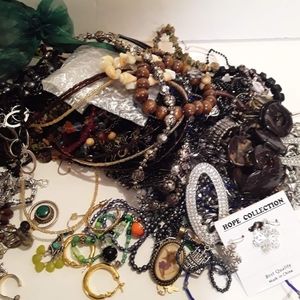 Lot of mixed jewelry